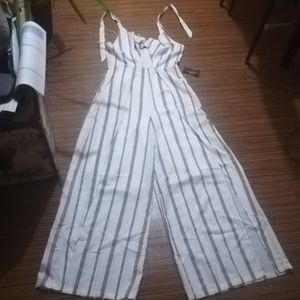Halter neck jumpsuit with split at the side